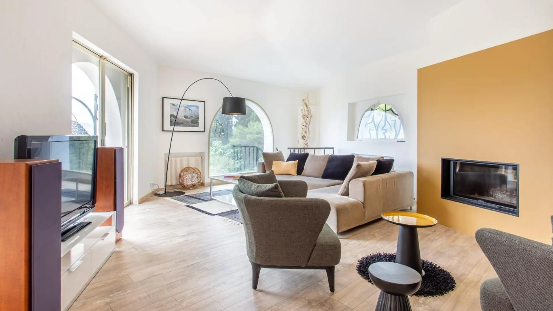 Mougins Architect-Designed Villa With Swimming Pool In A Private Estate