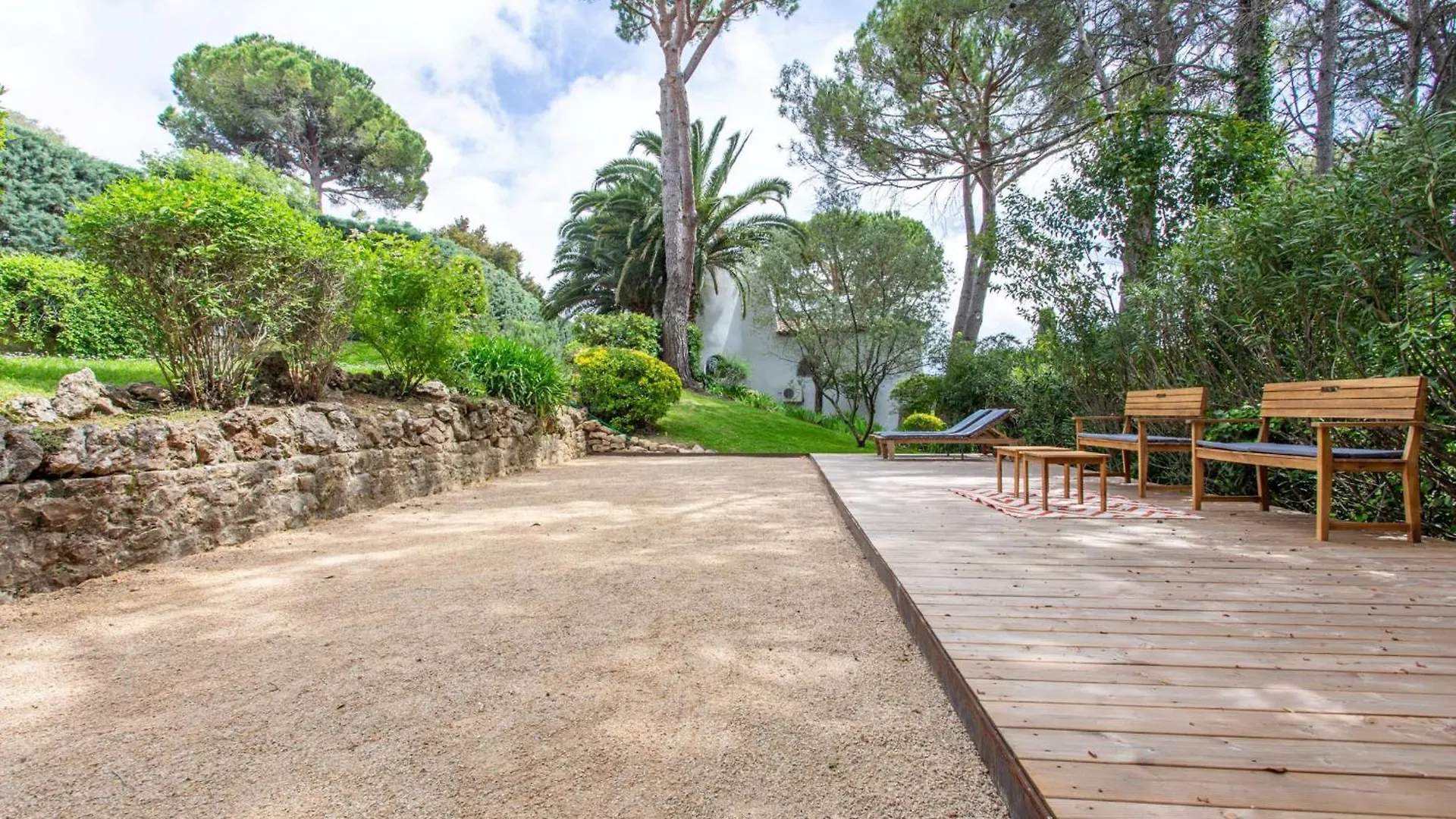 Mougins Architect-Designed Villa With Swimming Pool In A Private Estate