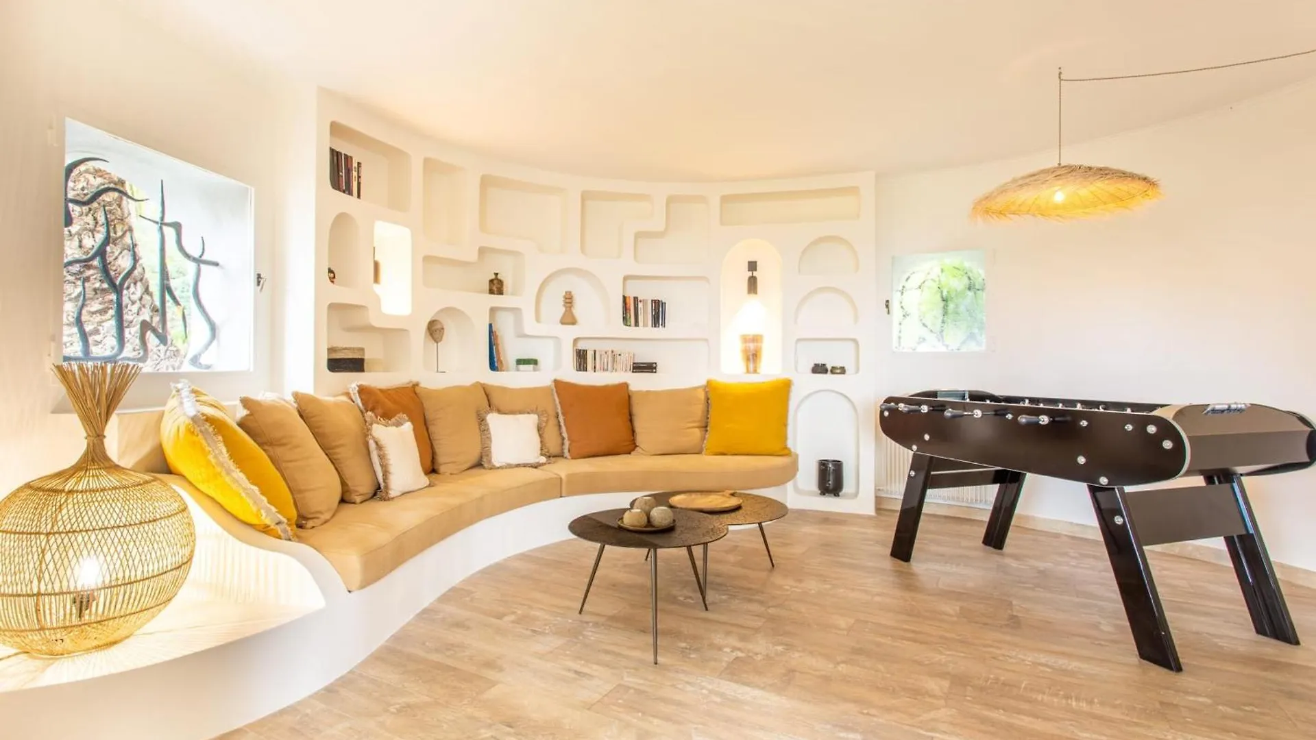 Mougins Architect-Designed Villa With Swimming Pool In A Private Estate