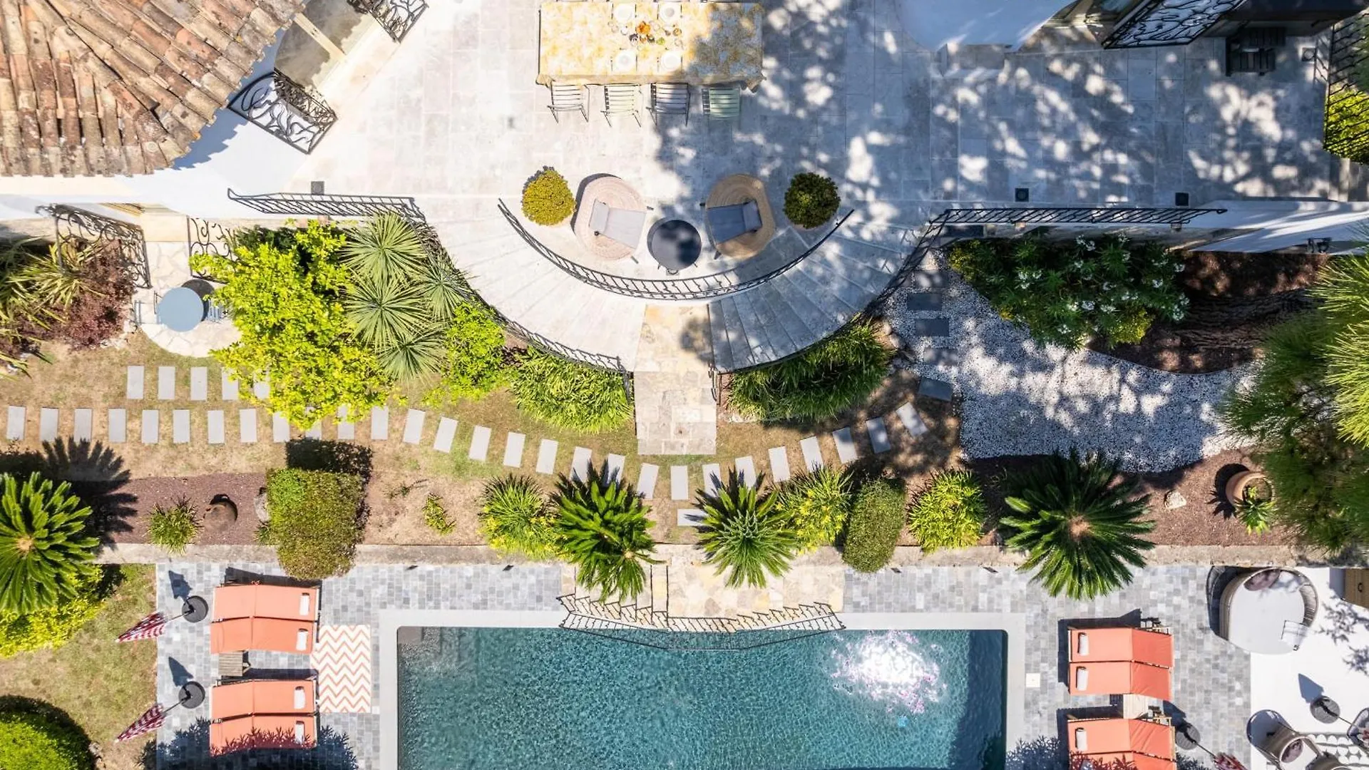 Mougins Architect-Designed Villa With Swimming Pool In A Private Estate