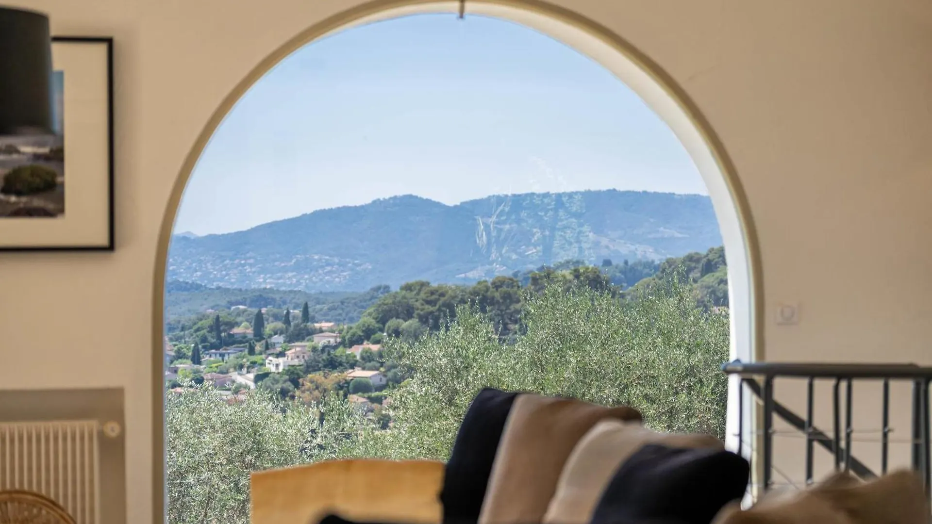 Mougins Architect-Designed Villa With Swimming Pool In A Private Estate