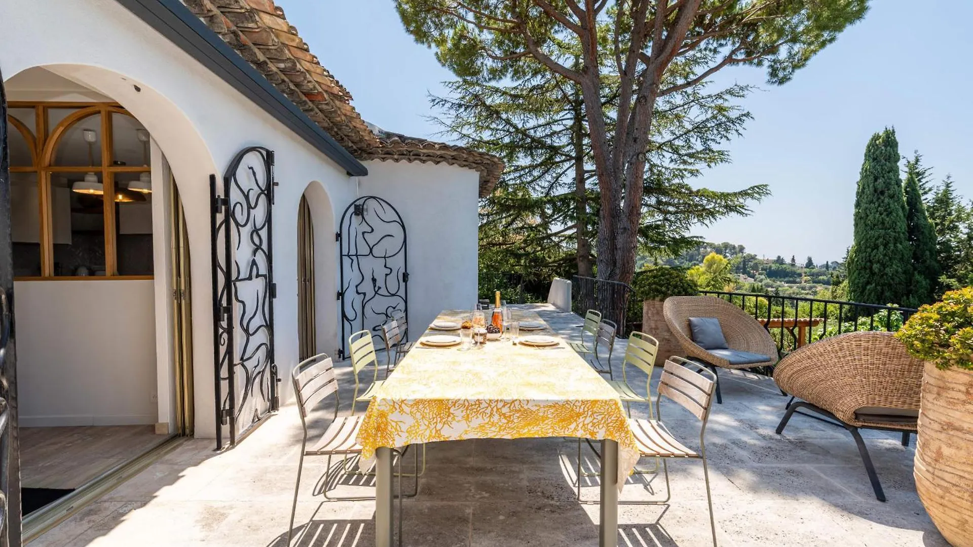Mougins Architect-Designed Villa With Swimming Pool In A Private Estate